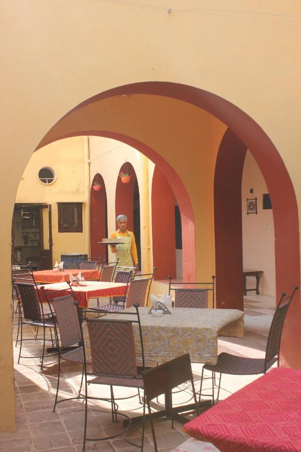 Hotel Sankhu Niwas à Bikaner Extérieur photo